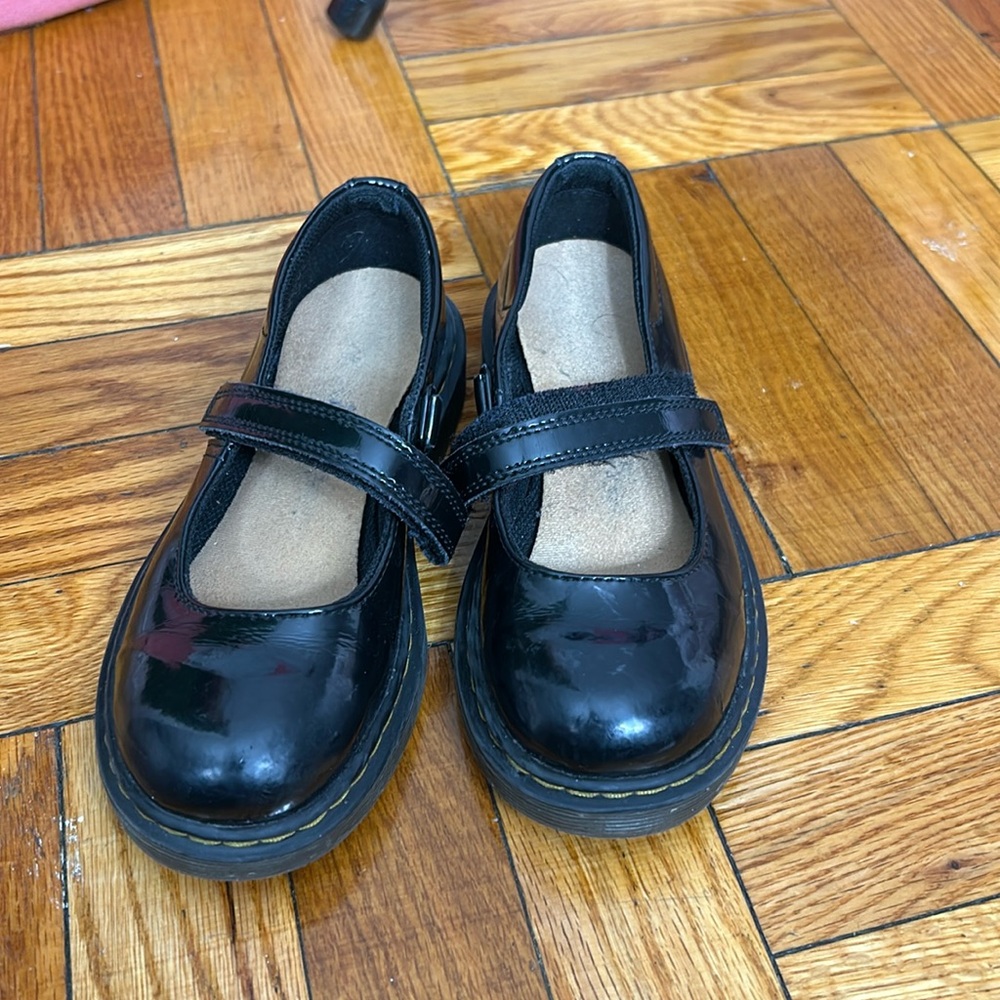 Patent leather Mary Jane
Great condition